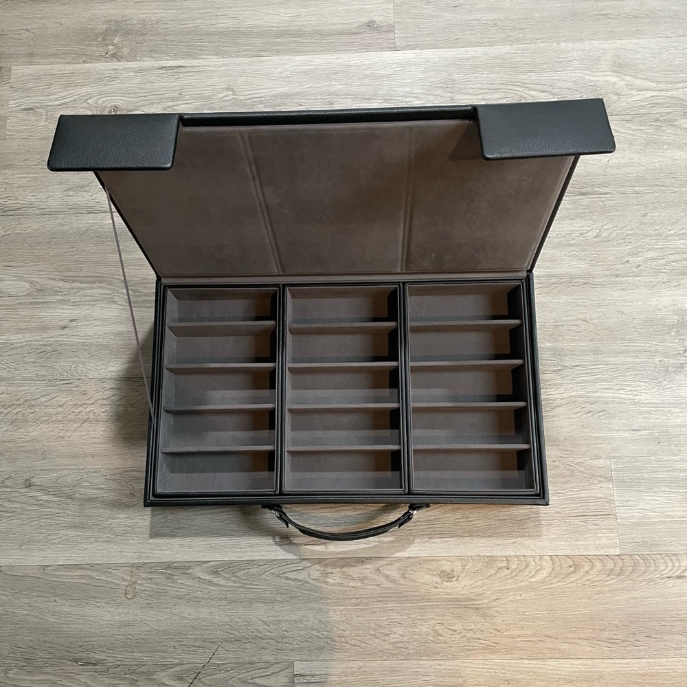 NWOT - Pebble Black Case W. 3 Eyewear Trays